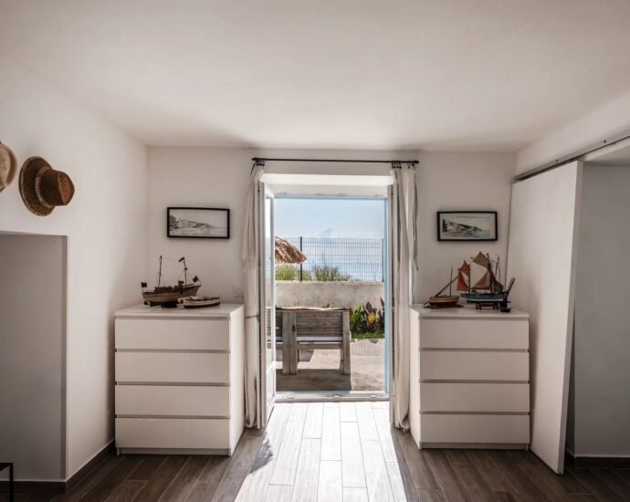 Lavasina, Appartement pied dans l’eau, terrasse, vue mer panoramique, plage à pied