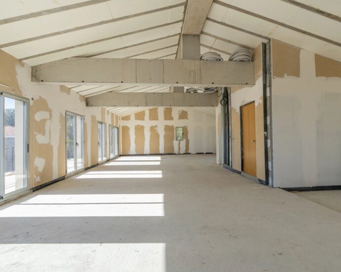 Porto-Vecchio, Appartement en attique, 3 chambres, terrasse, vue mer panoramique, proche centre-ville et plages