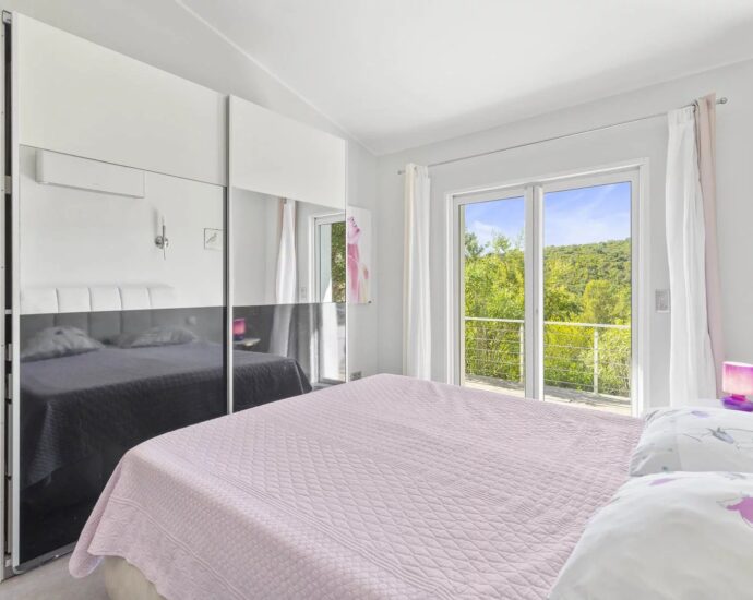 Favone, villa plage à pied, vue mer et montagnes, 4 chambres, piscine à débordement et chauffée