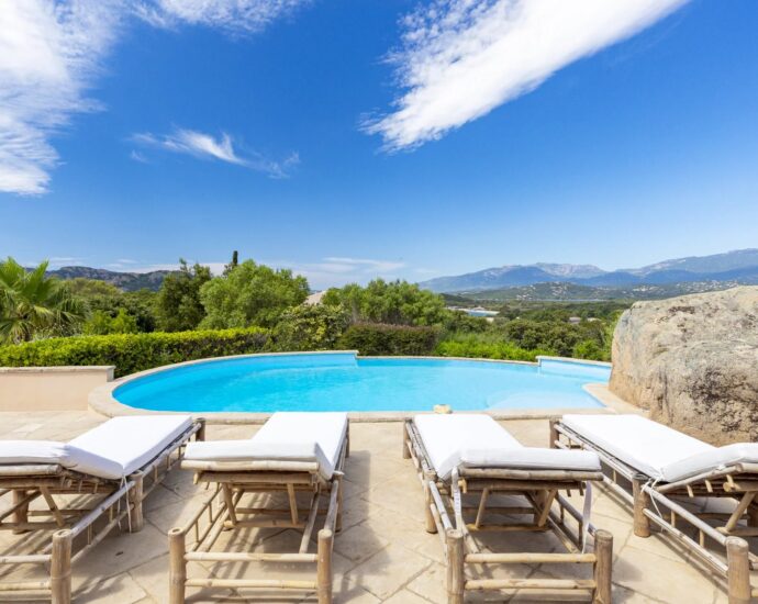 Porto-Vecchio, Domaine de Cala Rossa, villa 5 chambres, piscine et plage à pied