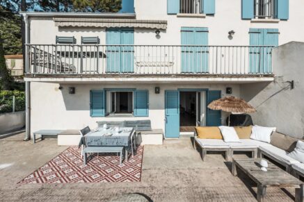 Lavasina, Appartement pied dans l’eau, terrasse, vue mer panoramique, plage à pied