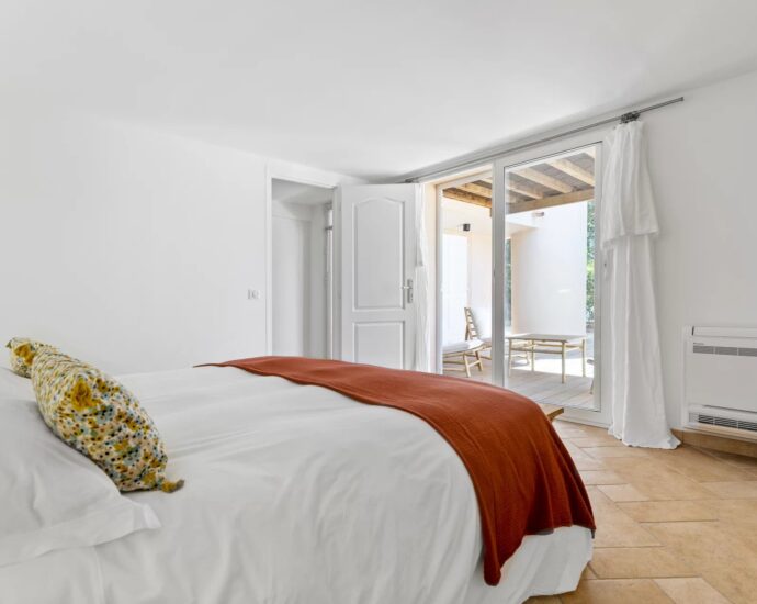 Porto-Vecchio, Domaine de Cala Rossa, villa 5 chambres, piscine et plage à pied