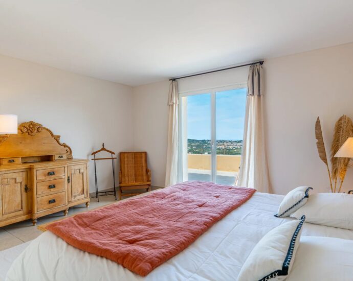 Calvi, villa, 5 bedroom, panoramic sea view, heated pool, close to beaches