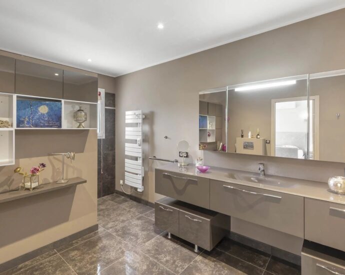 Favone, villa plage à pied, vue mer et montagnes, 4 chambres, piscine à débordement et chauffée