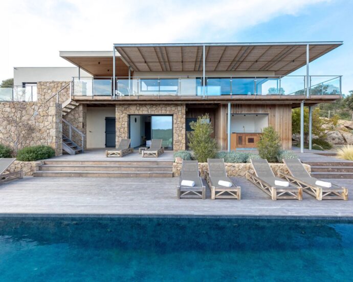 Pianottoli-Caldarello, 6 bedroom villa, pool, sea view