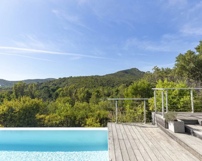 Favone, villa plage à pied, vue mer et montagnes, 4 chambres, piscine à débordement et chauffée