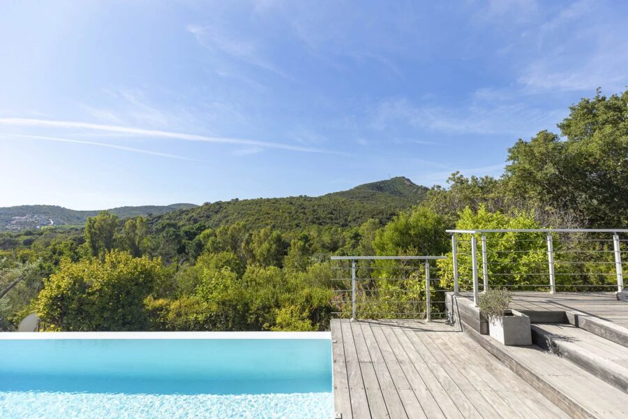 Favone, villa plage à pied, vue mer et montagnes, 4 chambres, piscine à débordement et chauffée