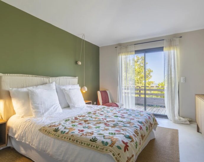 Porto-Vecchio, 3 villas, 7 bedrooms, swimming pool, sea and mountain views, near beach