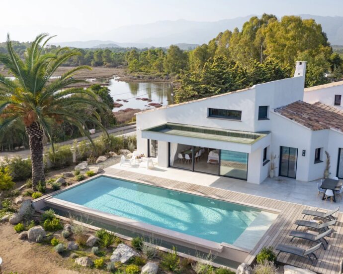 Saint-Cyprien, villa 5 chambres, piscine, pied dans l&rsquo;eau