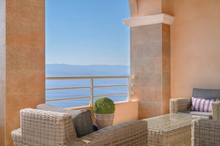 Ajaccio, Duplex Apartment, 4 Bedrooms, terrace, panoramic sea View, close to the Beach