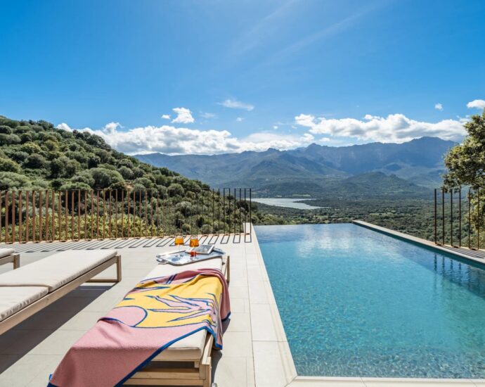 Santa-Reparata Di Balagna, 4 chambres, piscine, vue panoramique lac et montagnes