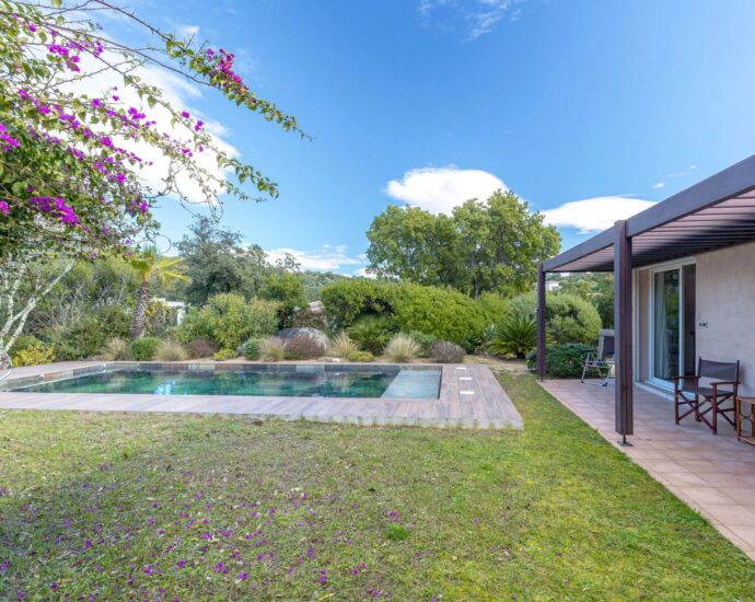 Exclusivité, Arasu, Villa 3 chambres, avec piscine, vue mer, à proximité de la plage du Cabanon Bleu