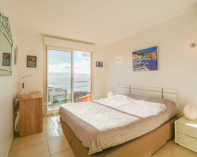Ajaccio, Route des Sanguinaires, Appartement vue mer panoramique, 3 chambres, terrasse, plage à pied