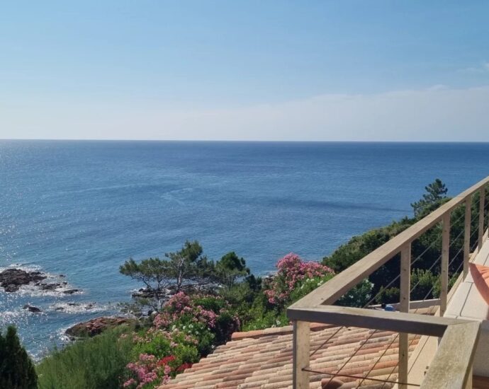 Pinarello, villa, 4 chambres, piscine, pied dans l&rsquo;eau, vue mer