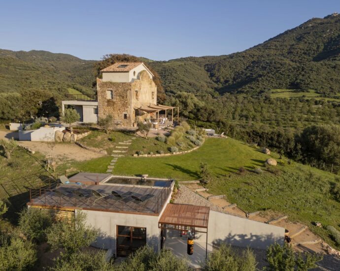 Propriano, 3 bedroom villa, swimming pool, sea and mountain views, close to the beach