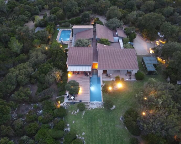 Cappiciola, Waterfront Property, 7 Bedrooms, 2 Pools, Direct Beach Access, Panoramic Sea Views