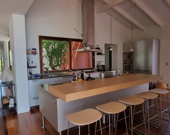 Cappiciola, Waterfront Property, 7 Bedrooms, 2 Pools, Direct Beach Access, Panoramic Sea Views