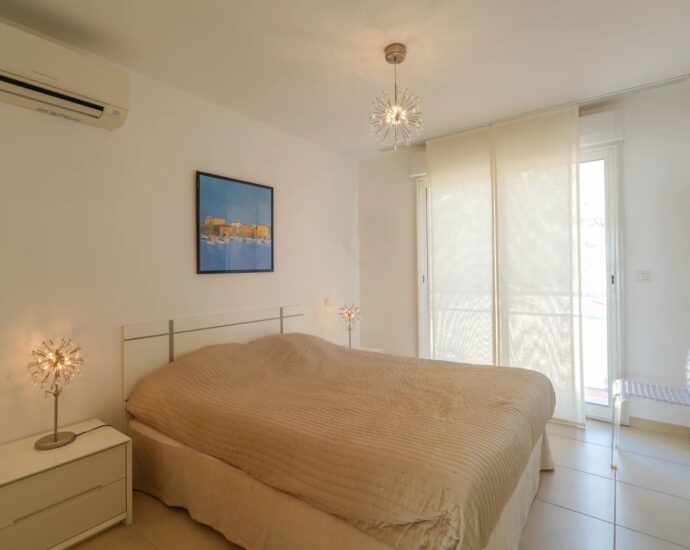 Ajaccio, Route des Sanguinaires, Appartement vue mer panoramique, 3 chambres, terrasse, plage à pied