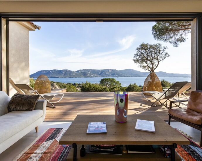 Porto-Vecchio, Marina Di Fiori, 4 bedroom villa, swimming pool, sea view, close to the beach