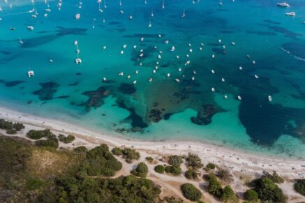 Arasu, Terrain à bâtir d&rsquo;environ 2 059 m&sup2; avec permis de construire, plage à pied