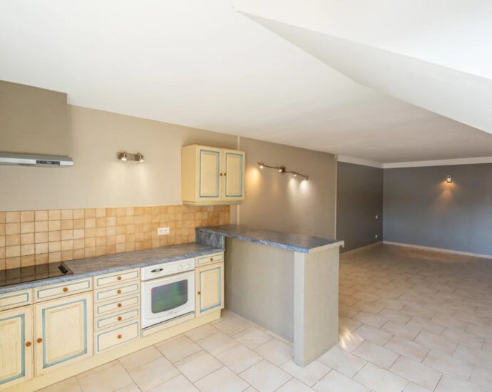 Porto-Vecchio. 3-Bedroom Villa with Studio. Panoramic View of the Port