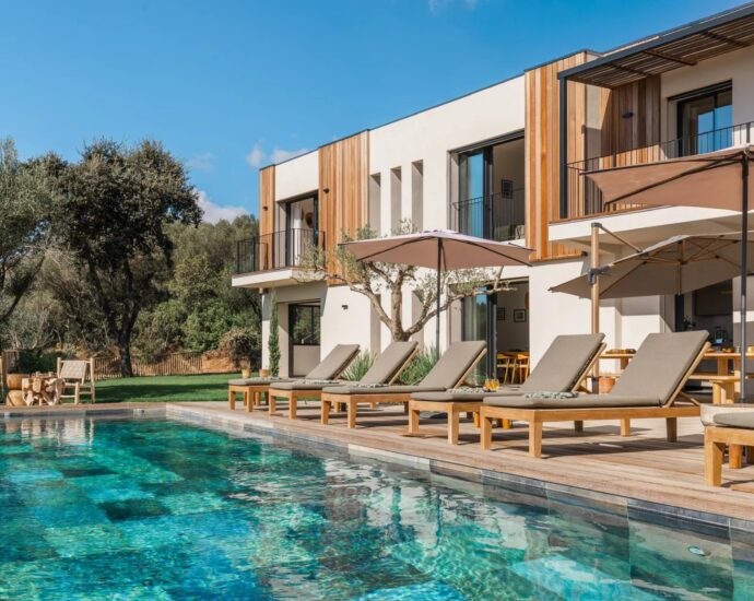 Olmeto, Abbartello, 6-Bedroom Villa with Infinity Pool, Panoramic Sea Views, Close to Beach