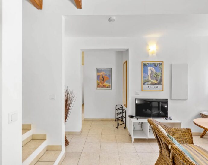 Sainte-Lucie de Porto-Vecchio, Property with 3 Homes, Pool, Near the River and Pinarello Beach