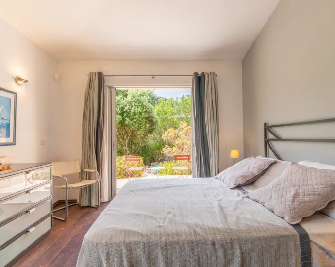 Favone, villa vue mer, 4 chambres, piscine, proche plage