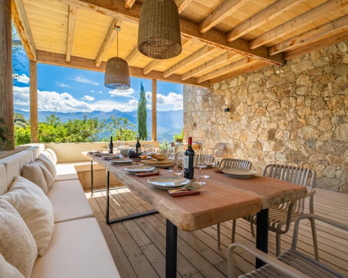 Santa-Reparata Di Balagna, 4 chambres, piscine, vue panoramique lac et montagnes