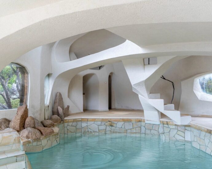 Sainte-Lucie de Porto-vecchio, Cavallone, architect-designed villa, 4 bedrooms, pool, sauna, panoramic sea view, close to the beach