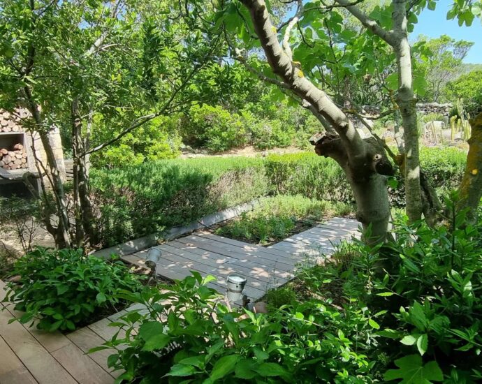 Cappiciola, Waterfront Property, 7 Bedrooms, 2 Pools, Direct Beach Access, Panoramic Sea Views