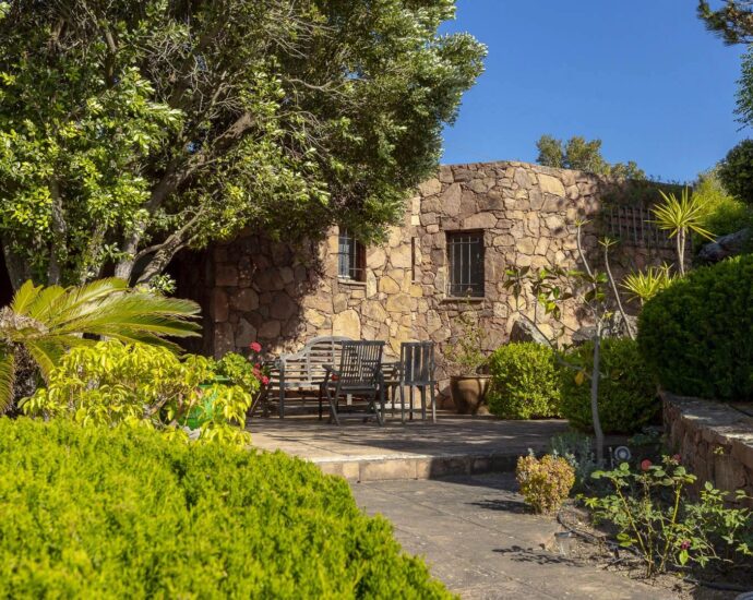 Porto-Vecchio, 3 Bedroom Villa, Pool, Sea and Mountain View