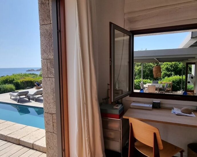 Cappiciola, Waterfront Property, 7 Bedrooms, 2 Pools, Direct Beach Access, Panoramic Sea Views