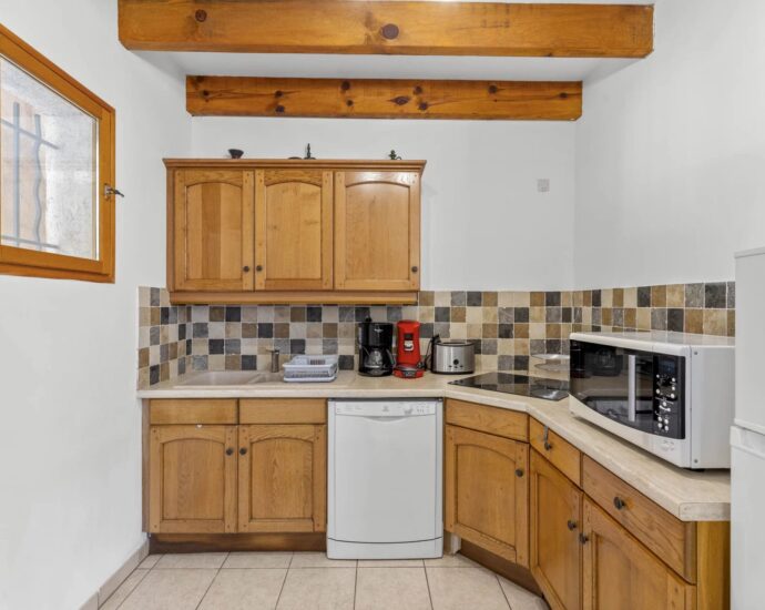 Sainte-Lucie de Porto-Vecchio, Property with 3 Homes, Pool, Near the River and Pinarello Beach