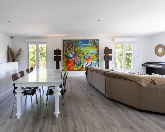 Sainte-Lucie de Porto-Vecchio, 8-Bedroom Villa, Pool, Sea View, Close to the Beach