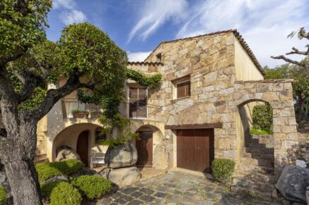 Sainte-Lucie de Porto-vecchio, Cavallone, architect-designed villa, 4 bedrooms, pool, sauna, panoramic sea view, close to the beach