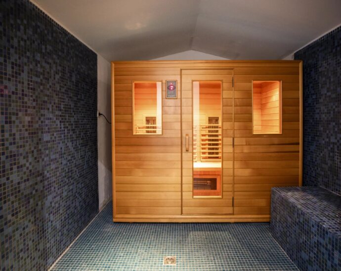 Sainte-Lucie de Porto-Vecchio, 8-Bedroom Villa, Pool, Sea View, Close to the Beach