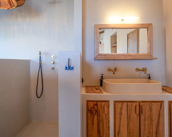 Olmeto, Villa contemporaine, vue mer et montagnes, 6 chambres,  piscine, proche plage