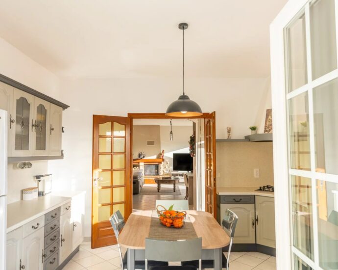 Porto-Vecchio. 3-Bedroom Villa with Studio. Panoramic View of the Port