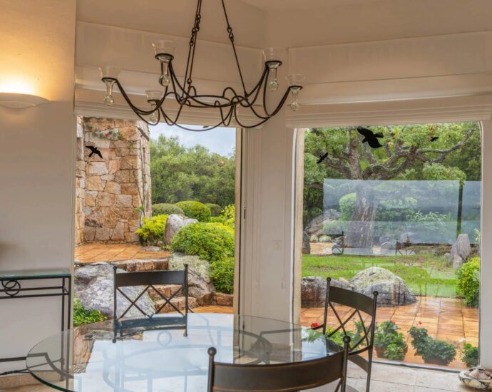 Sainte-Lucie de Porto-vecchio, Cavallone, architect-designed villa, 4 bedrooms, pool, sauna, panoramic sea view, close to the beach