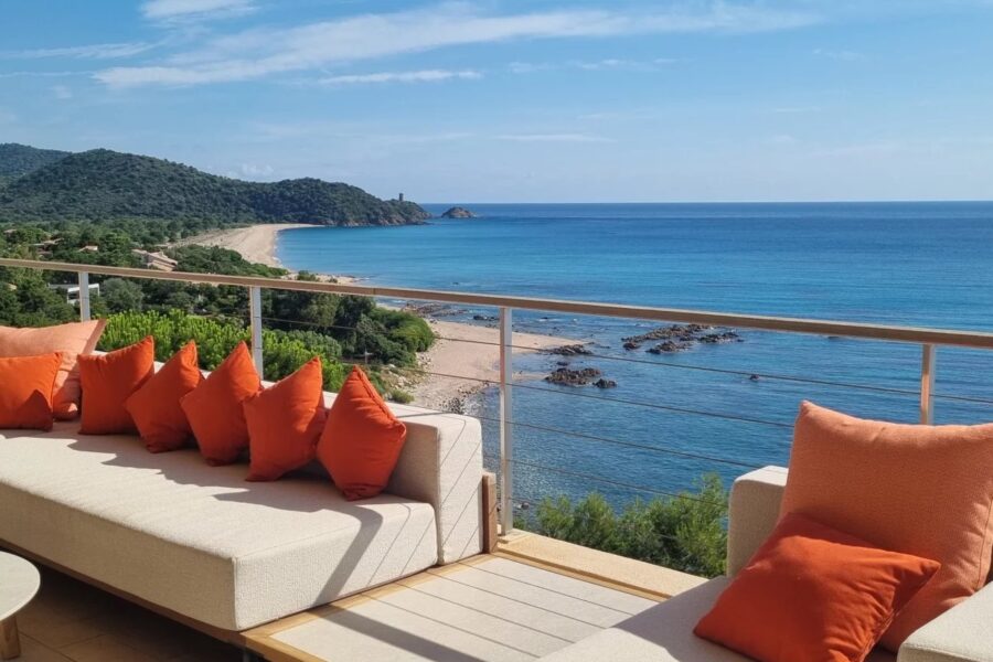 Pinarello, villa, 4 chambres, piscine, pied dans l&rsquo;eau, vue mer