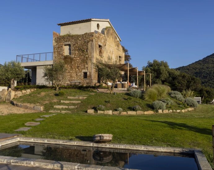 Propriano, 3 bedroom villa, swimming pool, sea and mountain views, close to the beach