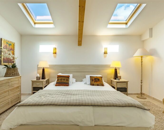 Ajaccio, Duplex Apartment, 4 Bedrooms, terrace, panoramic sea View, close to the Beach