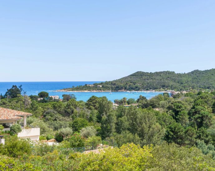 Favone, villa vue mer, 4 chambres, piscine, proche plage