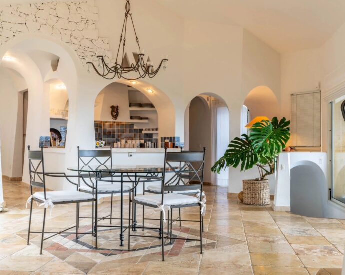 Sainte-Lucie de Porto-vecchio, Cavallone, architect-designed villa, 4 bedrooms, pool, sauna, panoramic sea view, close to the beach