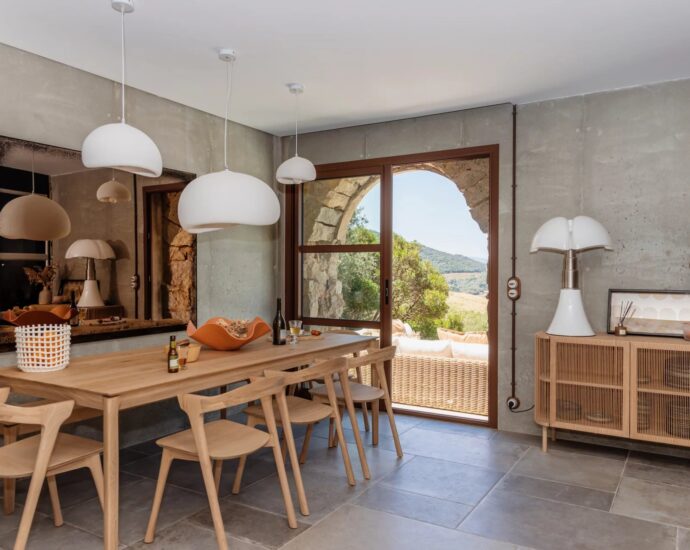 Propriano, 3 bedroom villa, swimming pool, sea and mountain views, close to the beach