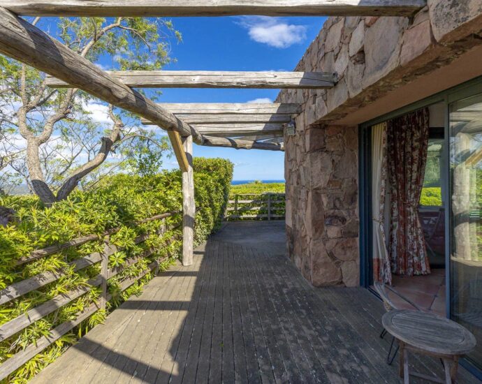 Porto-Vecchio, 3 Bedroom Villa, Pool, Sea and Mountain View