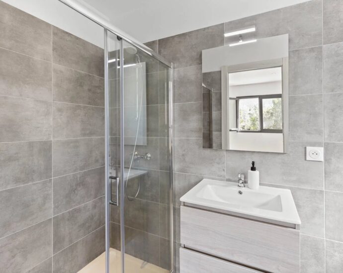 Exclusivité , Sainte-Lucie de Porto-Vecchio, Villa 4 chambres, piscine, vue montagnes, proche piscines naturelles et plages