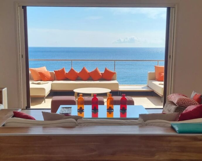 Pinarello, villa, 4 chambres, piscine, pied dans l&rsquo;eau, vue mer