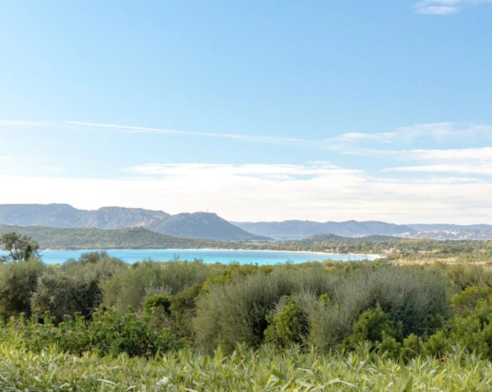 Exclusivité, Arasu, Villa 3 chambres, avec piscine, vue mer, à proximité de la plage du Cabanon Bleu